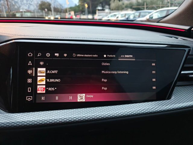 AUDI Q5 usata, con Sensori di parcheggio anteriori