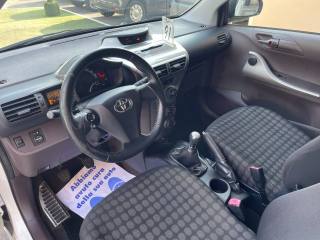 TOYOTA iQ usata, con Chiusura centralizzata