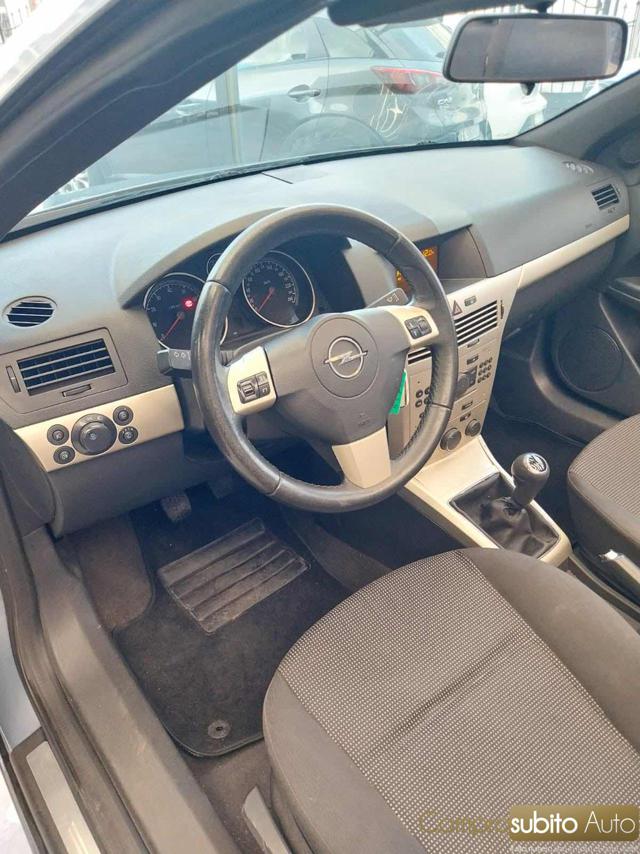 OPEL Astra usata, con Fendinebbia