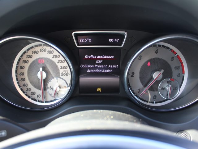 MERCEDES-BENZ GLA 180 usata, con Luci diurne
