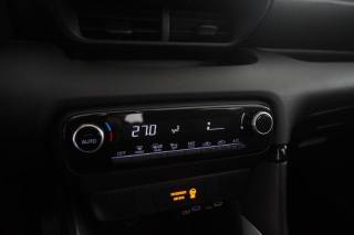 TOYOTA Yaris usata 8