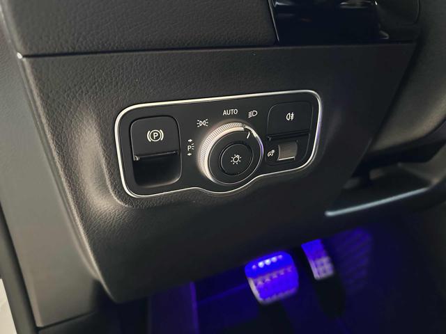 MERCEDES-BENZ B 180 usata, con Leve al volante