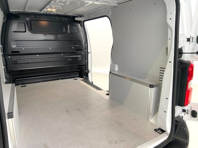 OPEL Vivaro usata, con Park Distance Control