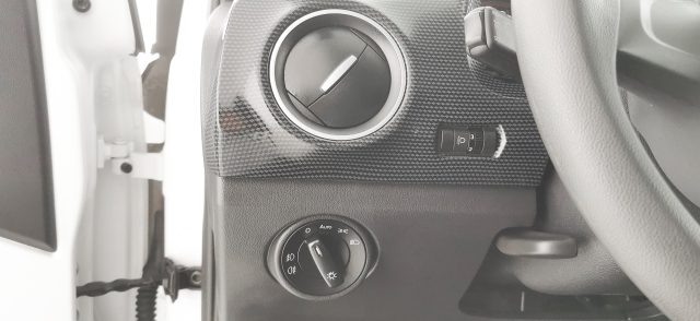 VOLKSWAGEN up! usata 52