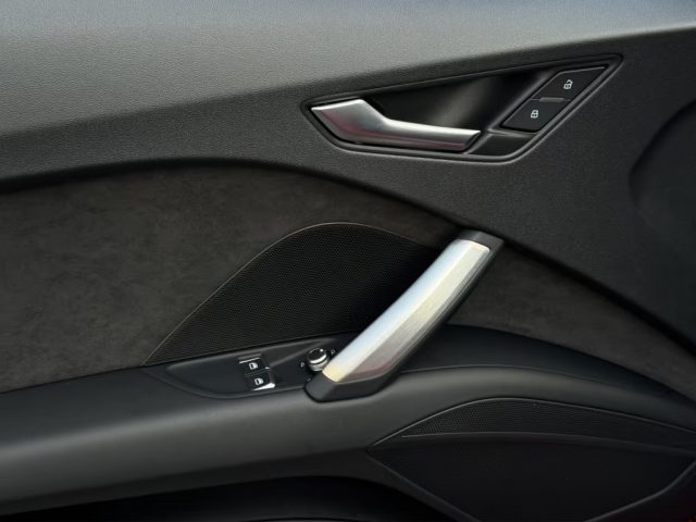 AUDI TT usata, con Servosterzo