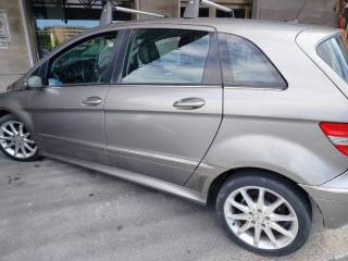MERCEDES-BENZ B 180 usata, con Airbag