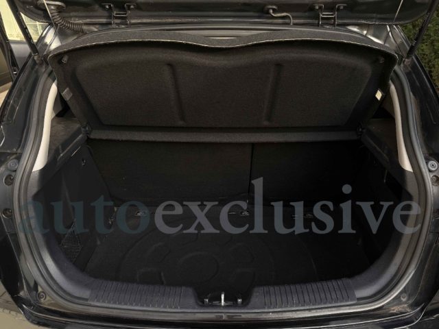 KIA Rio usata, con Bluetooth