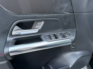 MERCEDES-BENZ GLA 180 usata, con Airbag testa