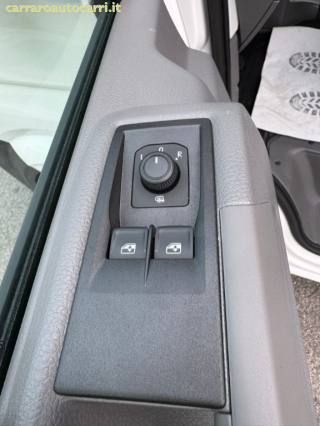 VOLKSWAGEN Crafter usata, con USB