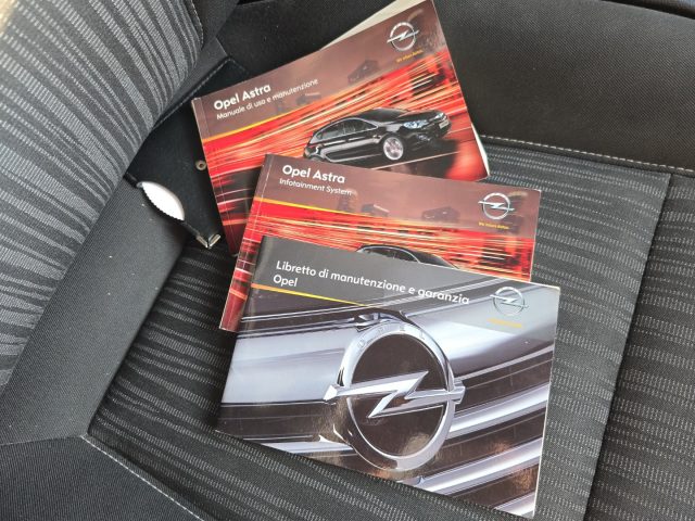 OPEL Astra usata, con Limitatore di velocità