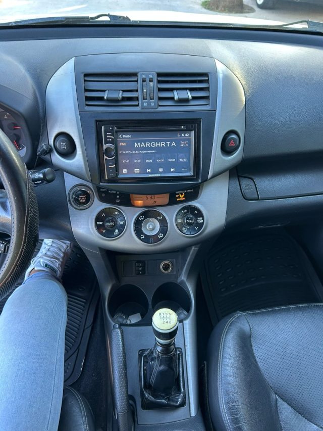 TOYOTA RAV 4 usata, con Controllo automatico clima