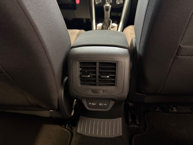 VOLKSWAGEN T-Roc usata 27