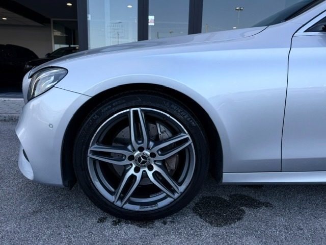 MERCEDES-BENZ E 220 usata, con Fendinebbia