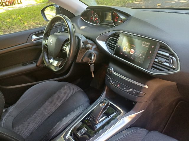 PEUGEOT 308 usata, con Controllo elettronico della corsia