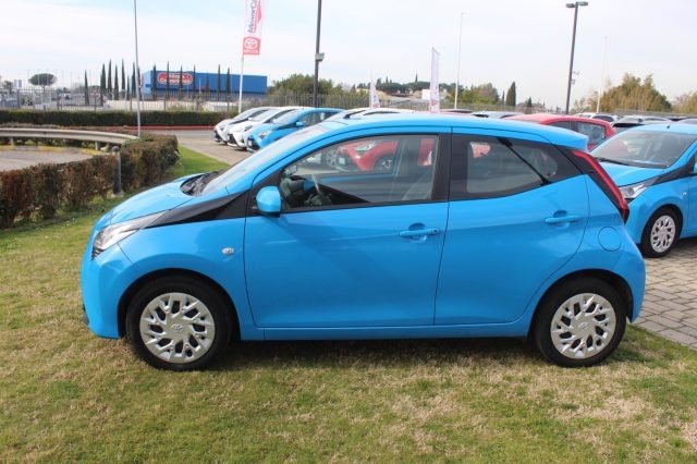 TOYOTA Aygo usata, con Autoradio