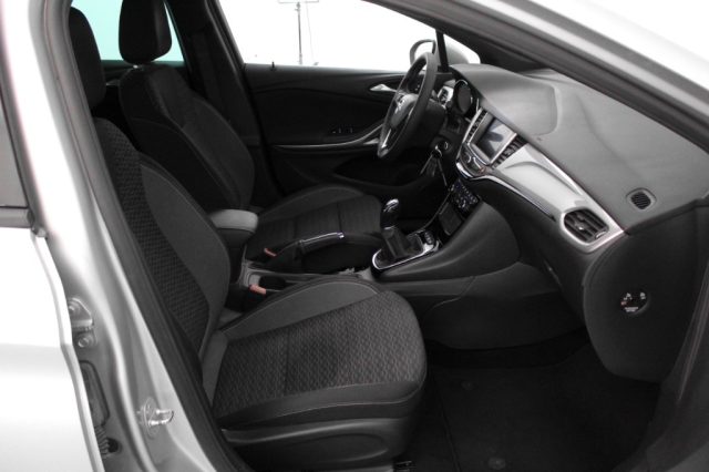 OPEL Astra usata, con Autoradio digitale