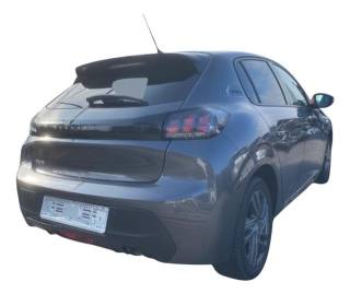 PEUGEOT 208 usata, con Autoradio