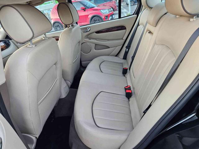 JAGUAR X-Type usata, con Cruise Control