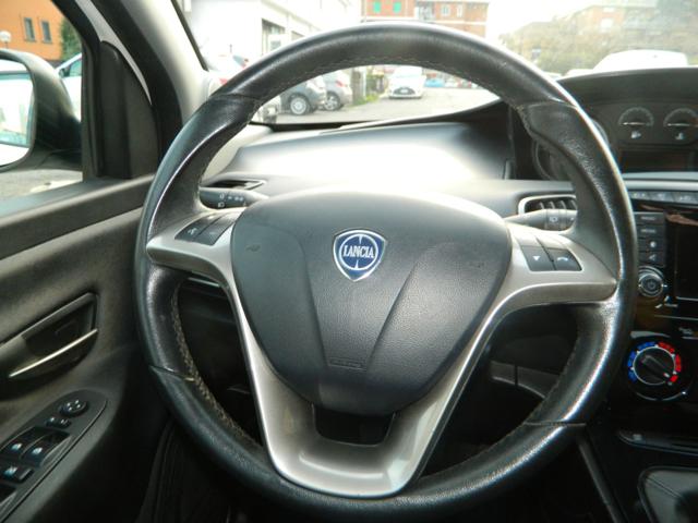 LANCIA Ypsilon usata, con Park Distance Control