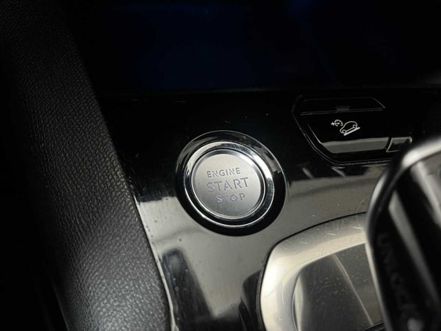 PEUGEOT 3008 usata 27