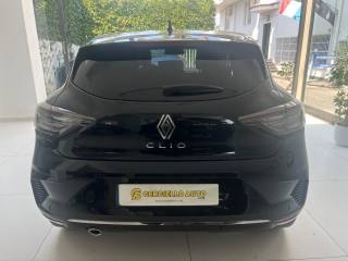 RENAULT Clio usata, con Autoradio