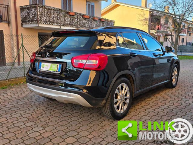 MERCEDES-BENZ GLA 200 usata, con Pneumatici estivi