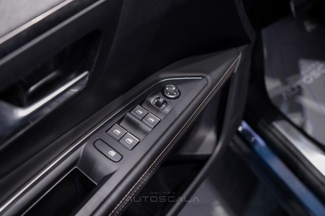 PEUGEOT 5008 usata, con Controllo automatico clima