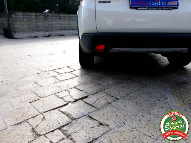 PEUGEOT 2008 usata, con Chiusura centralizzata senza chiave