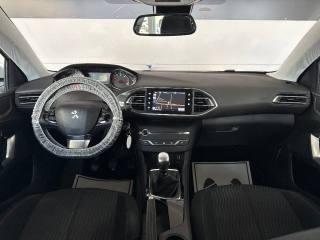 PEUGEOT 308 usata, con Sensori di parcheggio posteriori