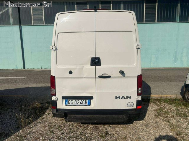 VOLKSWAGEN Crafter usata, con Autoradio