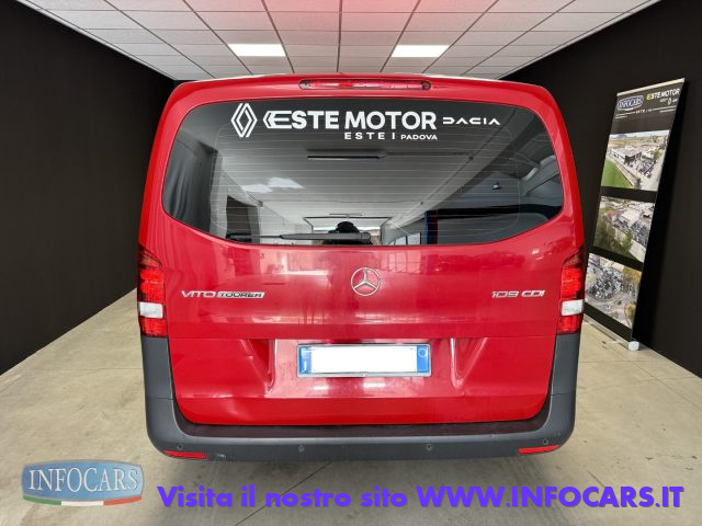 MERCEDES-BENZ Vito usata, con Sedile posteriore sdoppiato