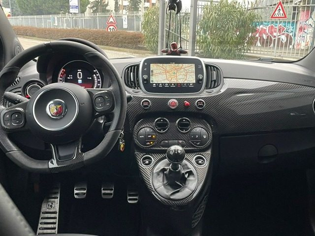 ABARTH 695 usata, con Autoradio
