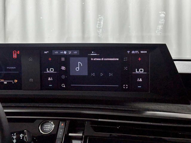 PEUGEOT 5008 usata, con Bluetooth