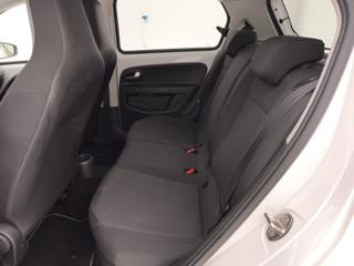 VOLKSWAGEN up! usata, con Autoradio digitale