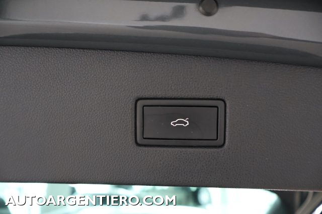 VOLKSWAGEN Tiguan usata, con Autoradio digitale