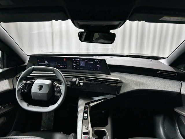 PEUGEOT 5008 usata, con Sedile posteriore sdoppiato