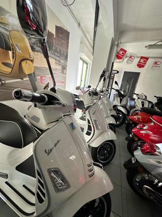 VESPA GTS 300 Super usata 13