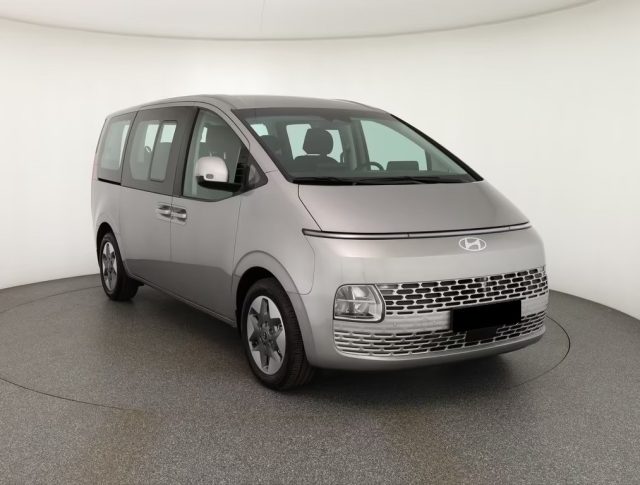 HYUNDAI Staria usata, con Airbag laterali