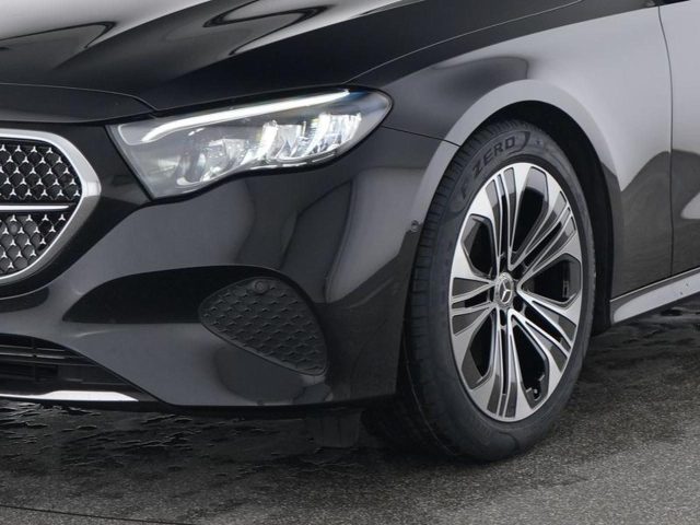 MERCEDES-BENZ E 220 usata, con Cerchi in lega