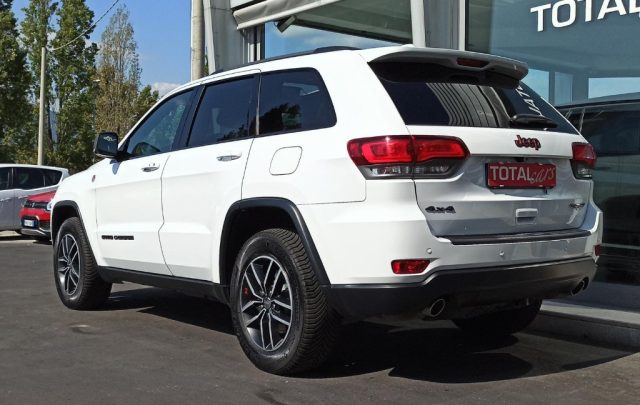 JEEP Grand Cherokee usata, con Autoradio