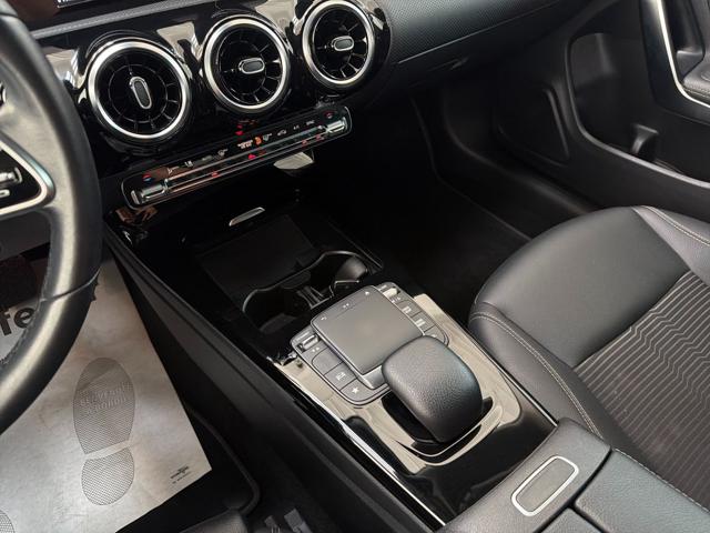 MERCEDES-BENZ CLA 200 usata, con Controllo automatico clima