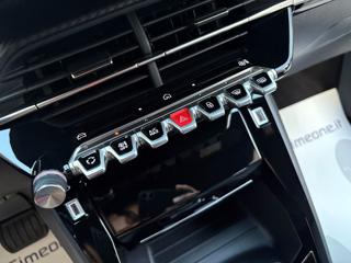 PEUGEOT 2008 usata, con Volante in pelle