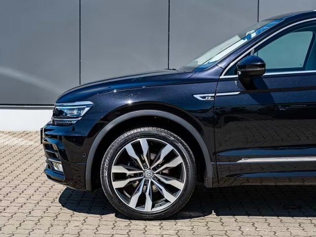 VOLKSWAGEN Tiguan usata, con Autoradio