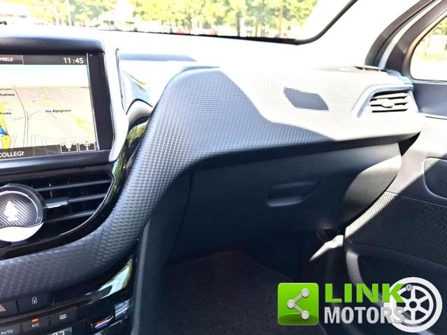 PEUGEOT 208 usata, con Specchietti laterali elettrici