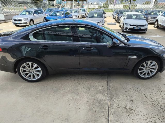 JAGUAR XF usata, con Autoradio