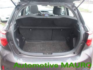 TOYOTA Yaris usata 23