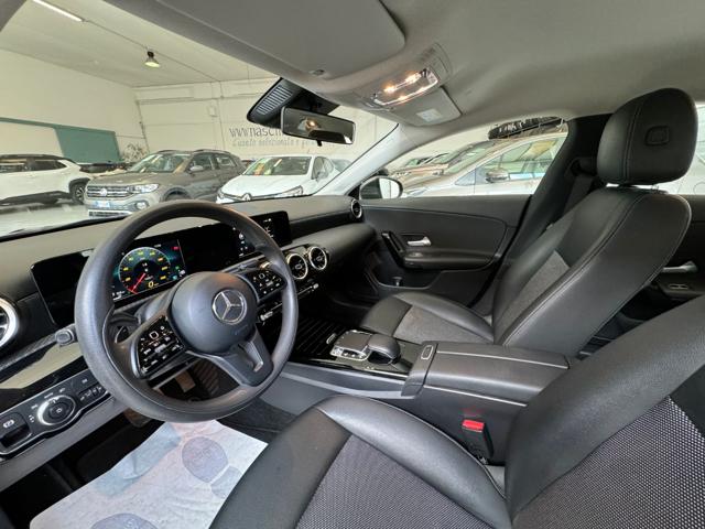 MERCEDES-BENZ CLA 180 usata, con Controllo automatico clima