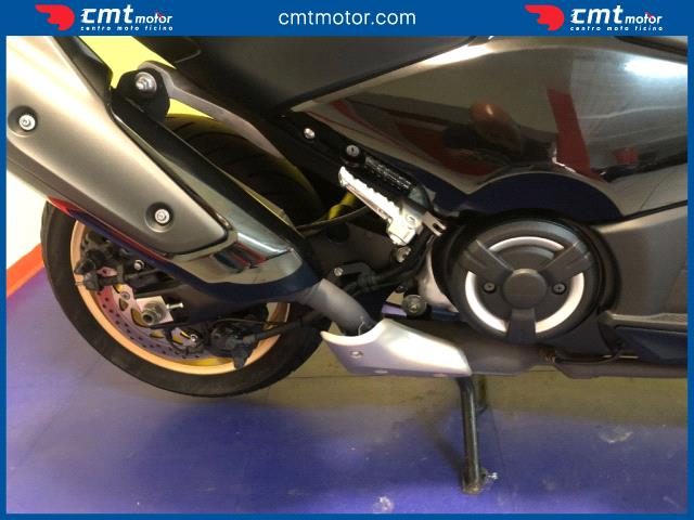 YAMAHA T-Max 560 usata 10