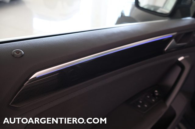 VOLKSWAGEN Tiguan usata, con Autoradio