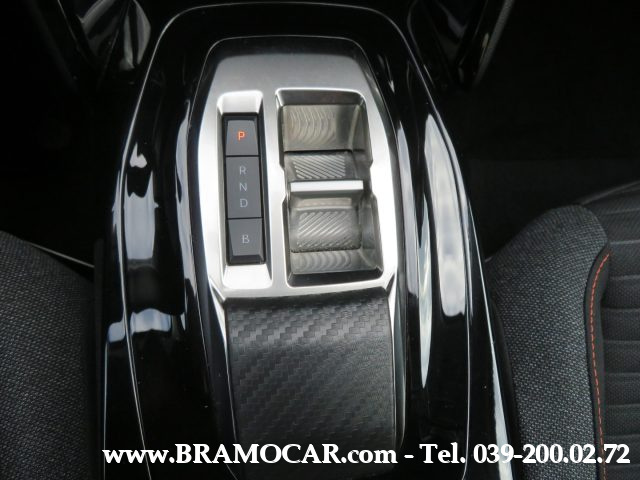 PEUGEOT 208 usata, con Sedile posteriore sdoppiato